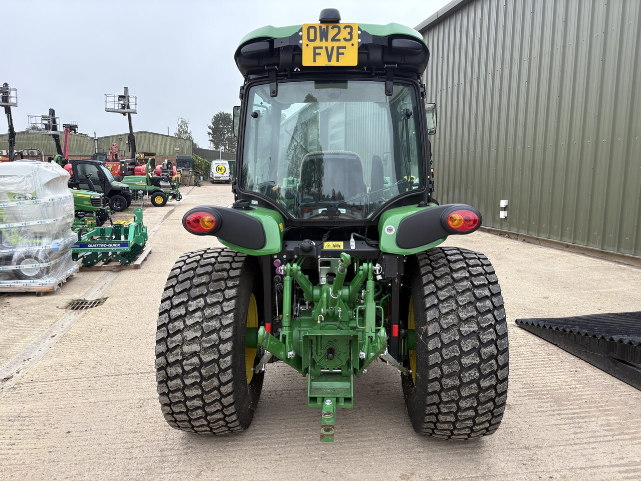 John Deere 4066 Compact Tractor with 440R loader - جرار صغير: صورة 4 John Deere 4066 Compact Tractor with 440R loader - جرار صغير: صورة 4