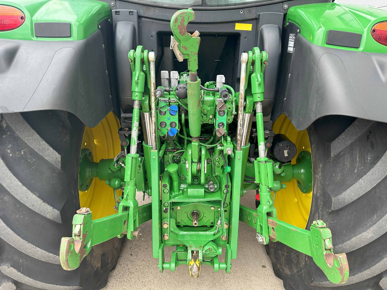 John Deere 6125R - جرار: صورة 4 John Deere 6125R - جرار: صورة 4