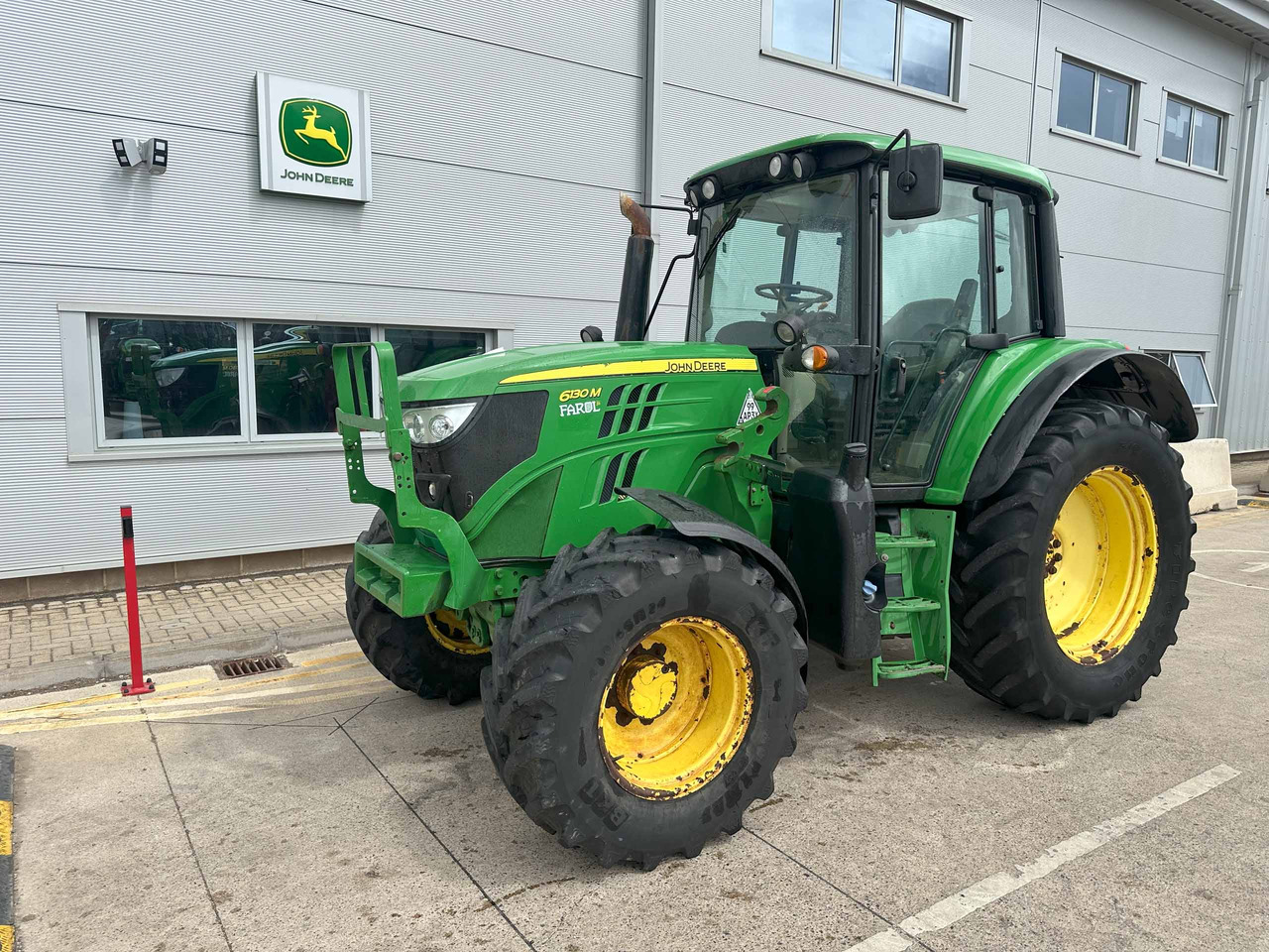 John Deere 6130M - جرار: صورة 1 John Deere 6130M - جرار: صورة 1
