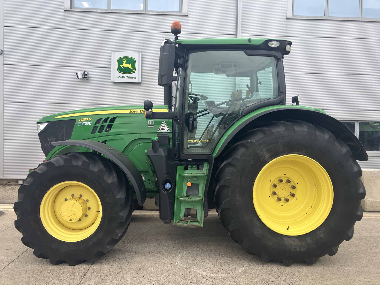 John Deere 6155R - جرار: صورة 2 John Deere 6155R - جرار: صورة 2