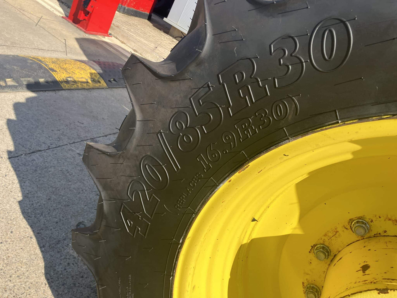 جرار John Deere 6175R: صورة 12