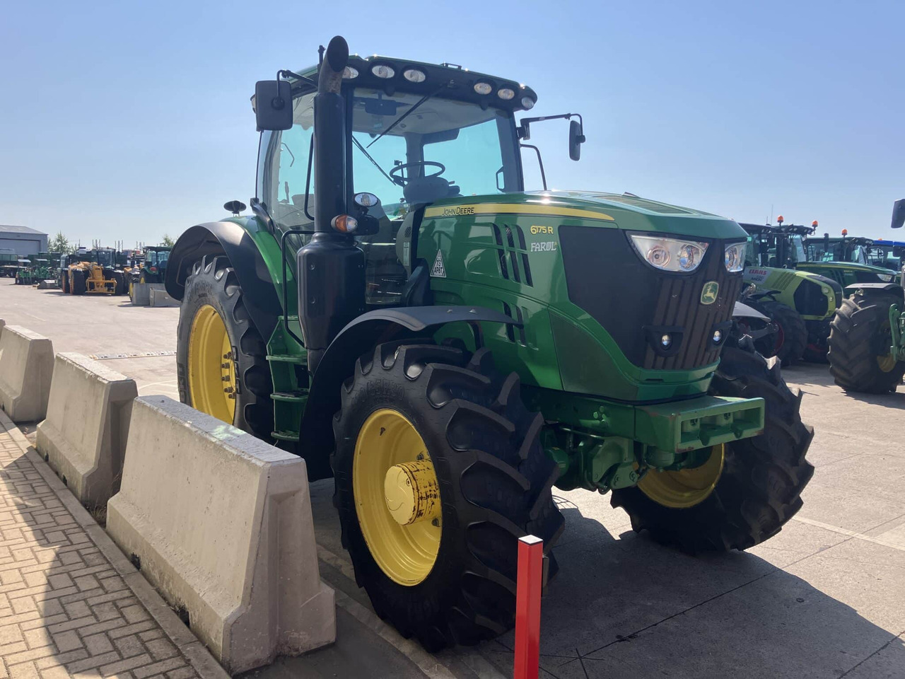 جرار John Deere 6175R: صورة 6