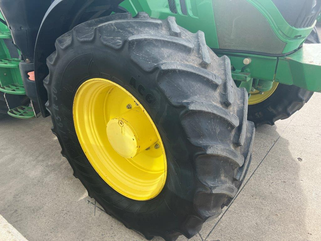 جرار John Deere 6175R: صورة 17