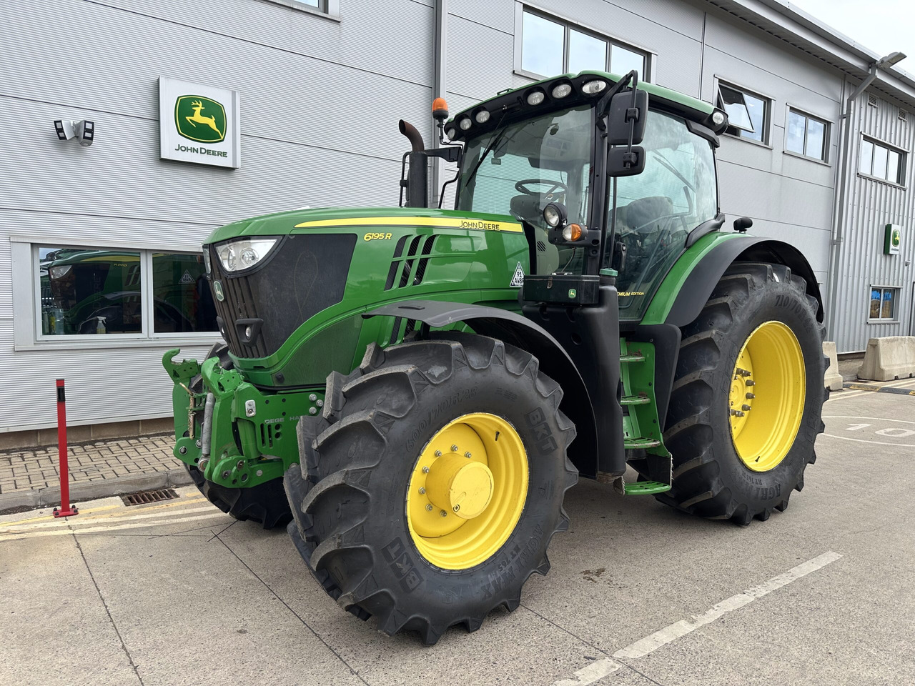 John Deere 6195R - جرار: صورة 1 John Deere 6195R - جرار: صورة 1