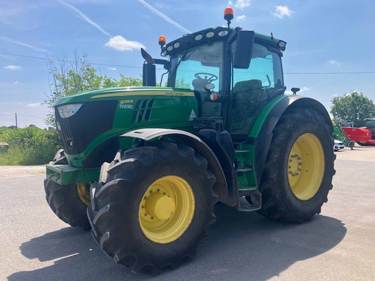 John Deere 6215R - جرار: صورة 1 John Deere 6215R - جرار: صورة 1