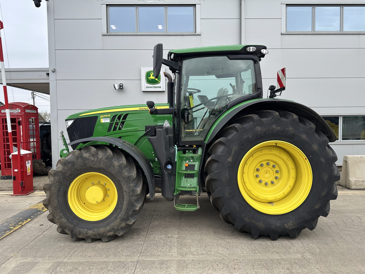 John Deere 6215R - جرار: صورة 3 John Deere 6215R - جرار: صورة 3