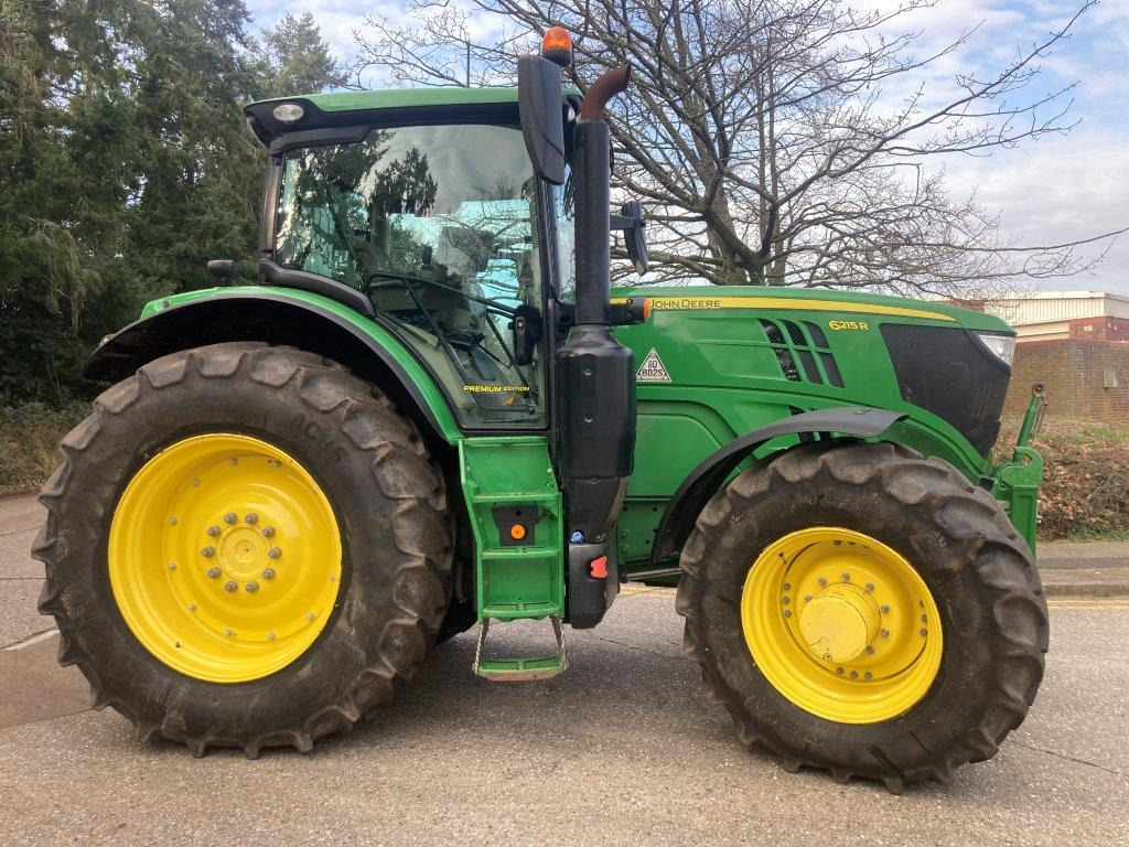 John Deere 6215R - جرار: صورة 1 John Deere 6215R - جرار: صورة 1