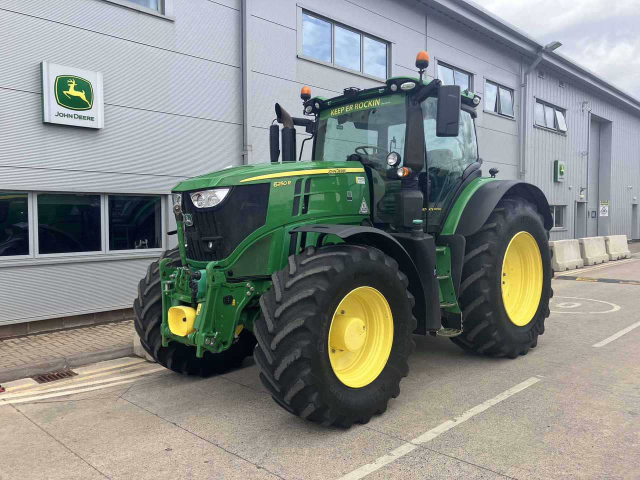 John Deere 6250R - جرار: صورة 1 John Deere 6250R - جرار: صورة 1
