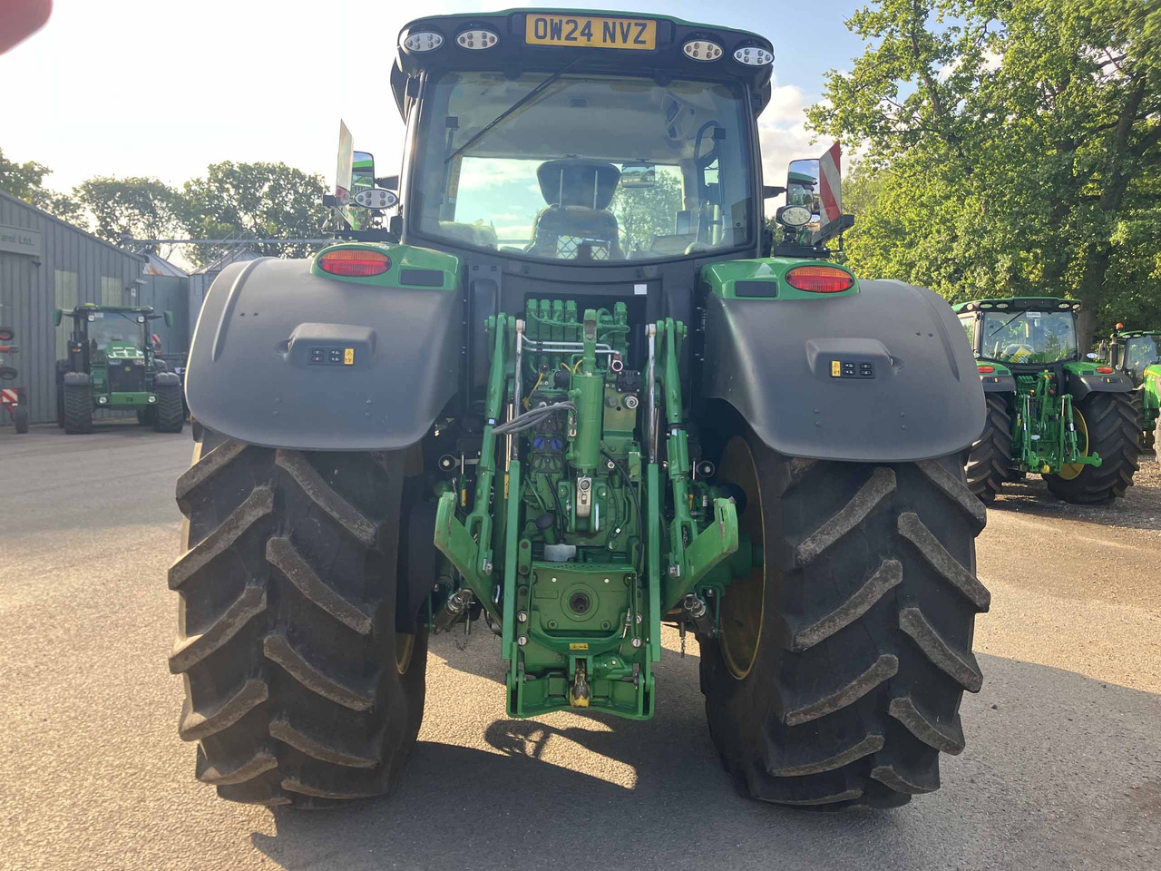 John Deere 6R 195 - جرار: صورة 4 John Deere 6R 195 - جرار: صورة 4