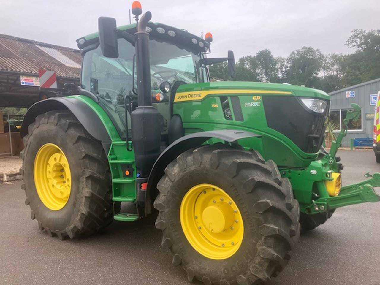 John Deere 6R 195 - جرار: صورة 2 John Deere 6R 195 - جرار: صورة 2
