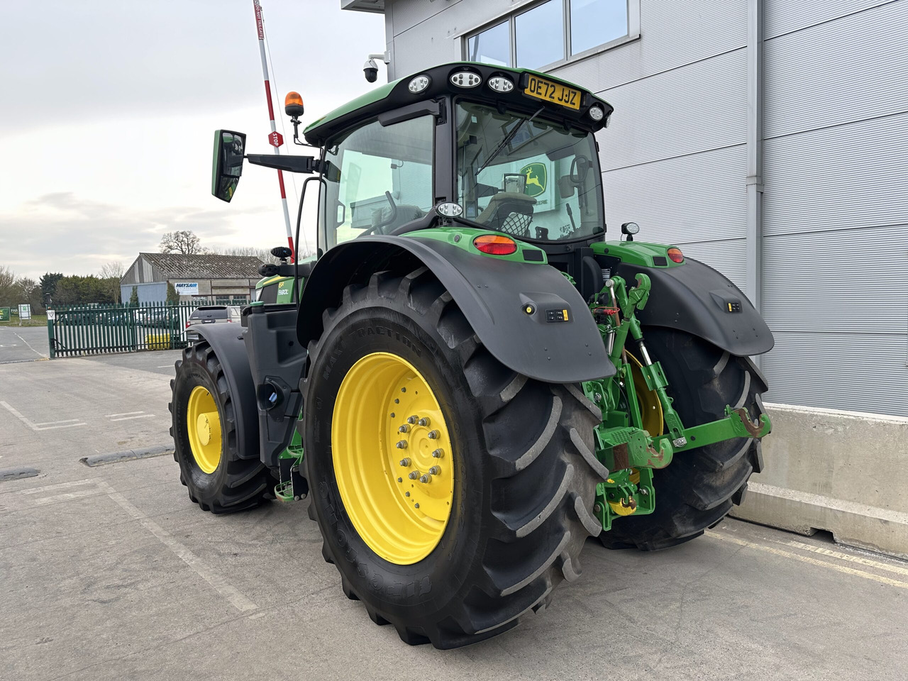 John Deere 6R 215 - جرار: صورة 3 John Deere 6R 215 - جرار: صورة 3