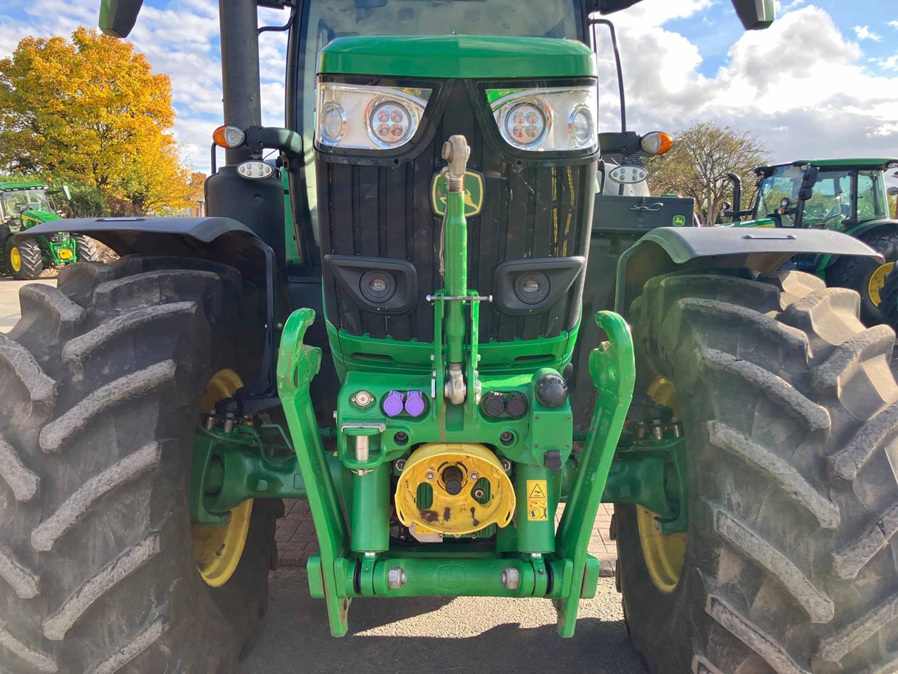 John Deere 6R 215 - جرار: صورة 2 John Deere 6R 215 - جرار: صورة 2
