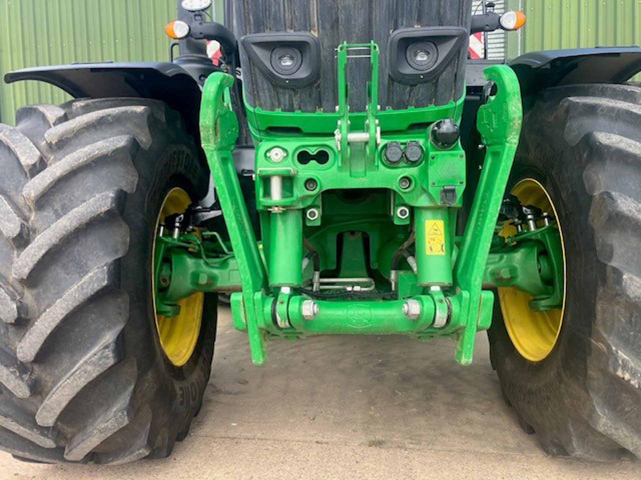 John Deere 6R 215 - جرار: صورة 4 John Deere 6R 215 - جرار: صورة 4