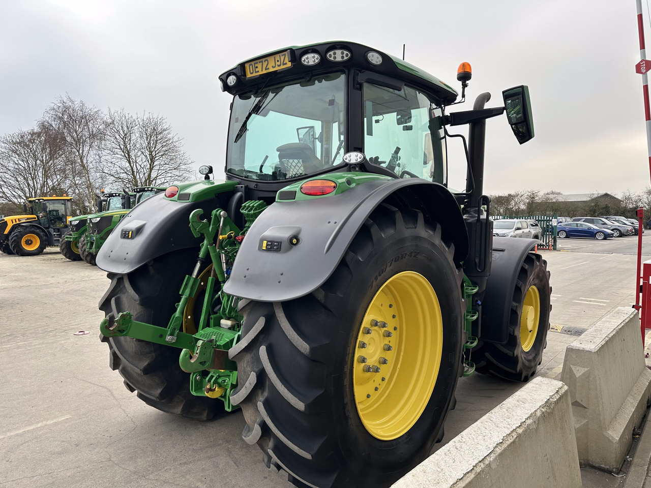John Deere 6R 215 - جرار: صورة 5 John Deere 6R 215 - جرار: صورة 5