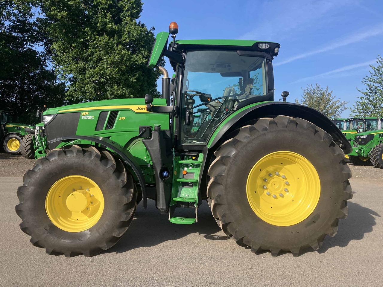 John Deere 6R 215 - جرار: صورة 2 John Deere 6R 215 - جرار: صورة 2