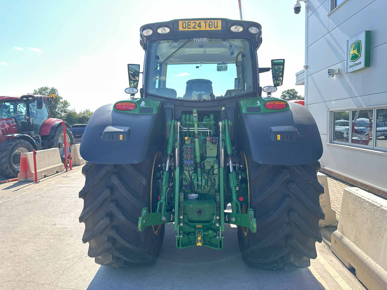 John Deere 6R 215 - جرار: صورة 4 John Deere 6R 215 - جرار: صورة 4
