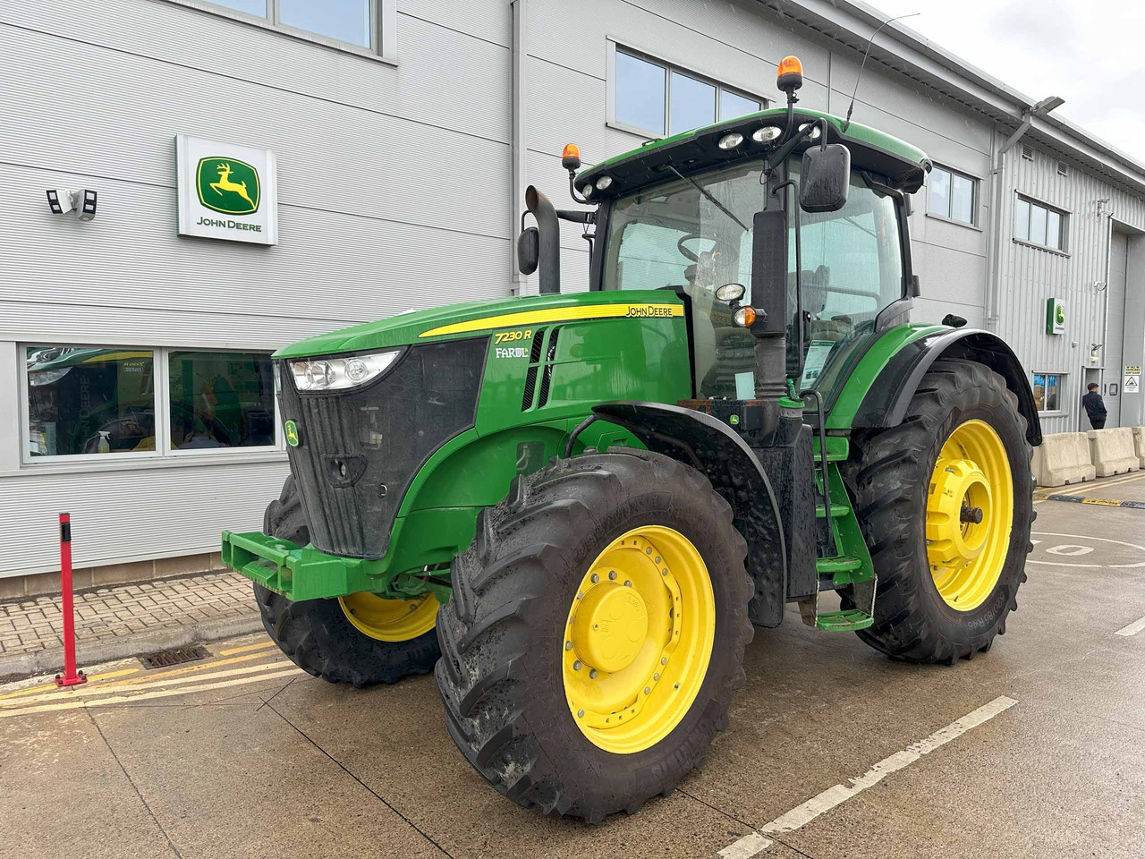 John Deere 7230R - جرار: صورة 1 John Deere 7230R - جرار: صورة 1