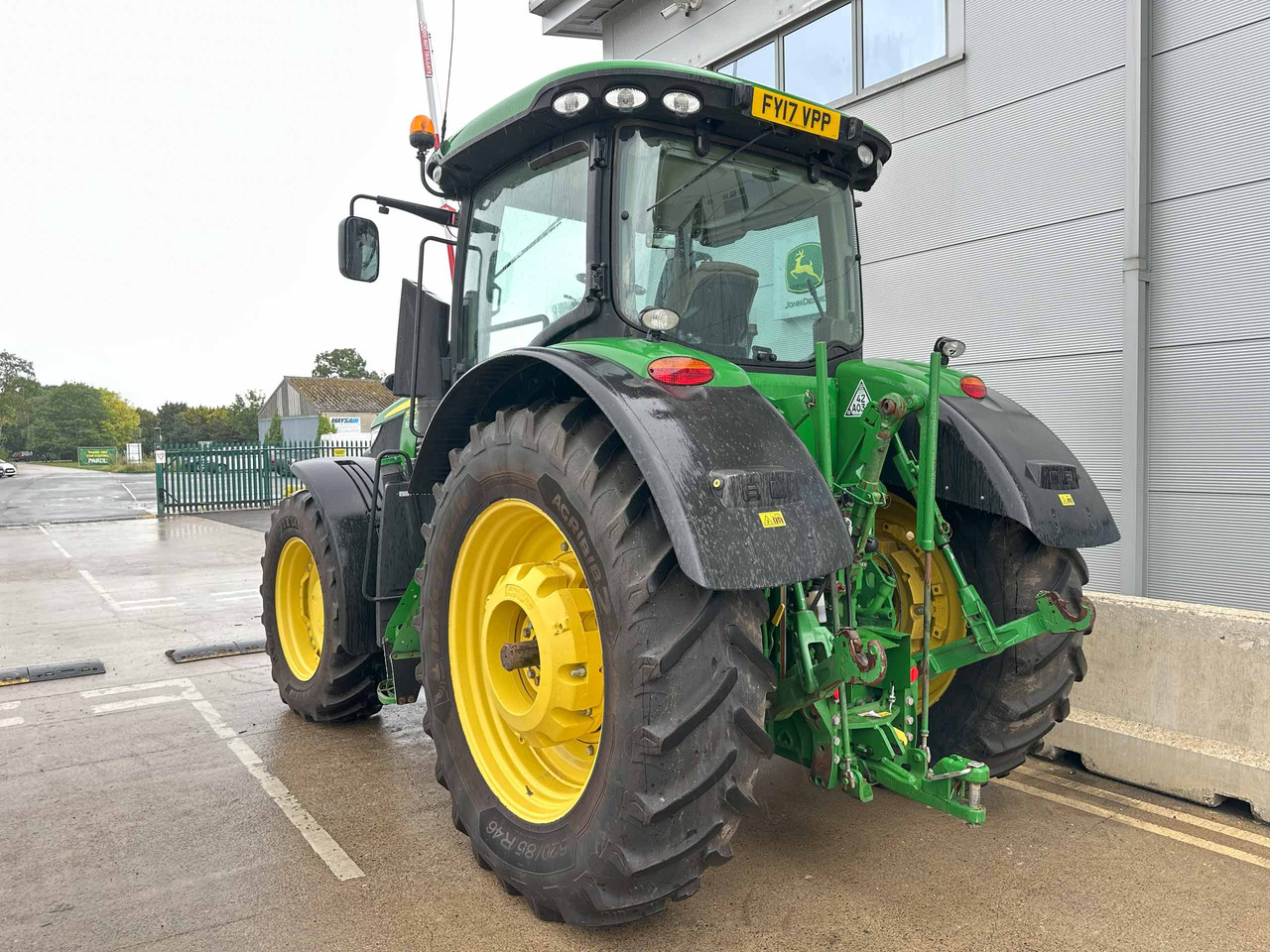 John Deere 7230R - جرار: صورة 3 John Deere 7230R - جرار: صورة 3