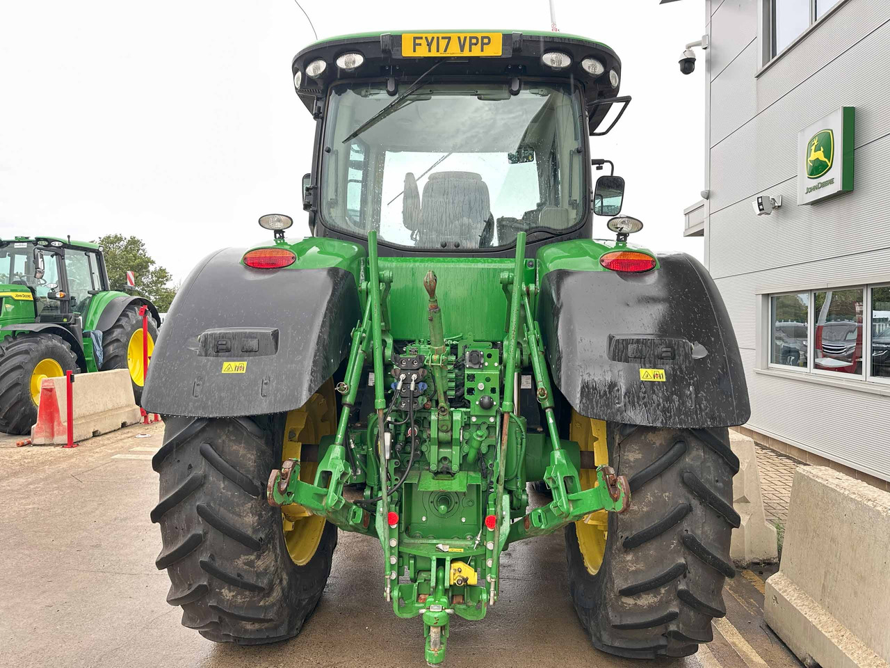 John Deere 7230R - جرار: صورة 4 John Deere 7230R - جرار: صورة 4