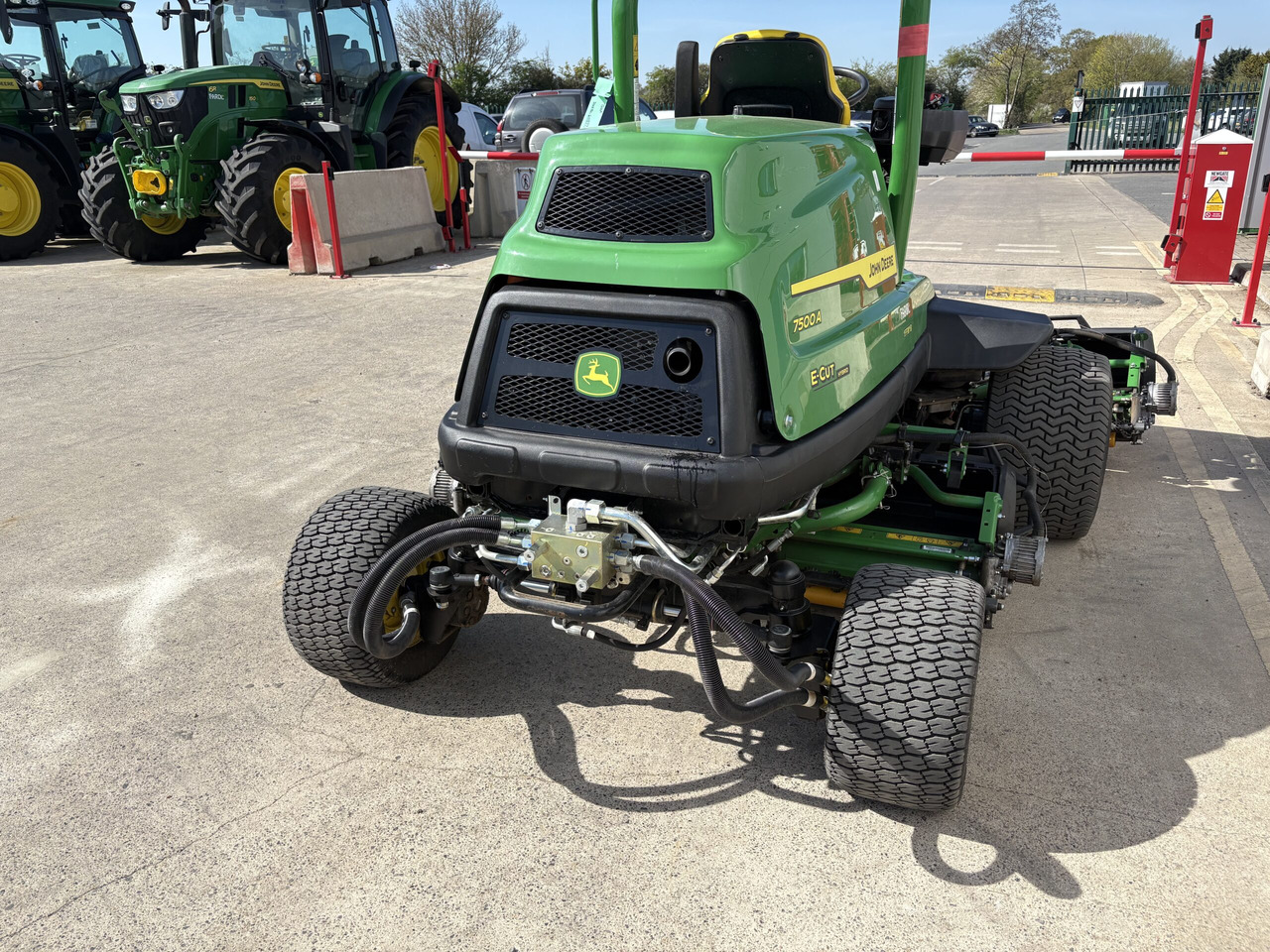 John Deere 7500A E-Cut - جزازة أعشاب الحدائق: صورة 3 John Deere 7500A E-Cut - جزازة أعشاب الحدائق: صورة 3