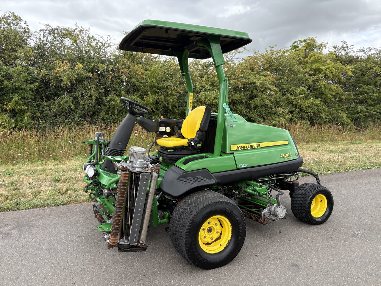 John Deere 7500AE Fairway Mower - جزازة أعشاب الحدائق: صورة 1 John Deere 7500AE Fairway Mower - جزازة أعشاب الحدائق: صورة 1