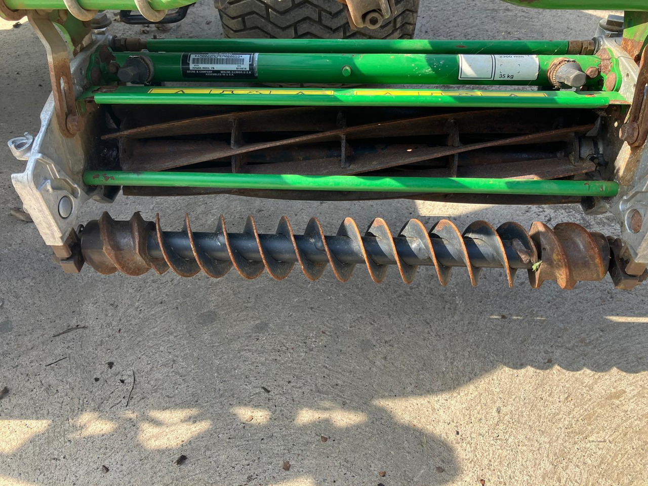 John Deere 7500AE fairway mower - جزازة أعشاب الحدائق: صورة 5 John Deere 7500AE fairway mower - جزازة أعشاب الحدائق: صورة 5