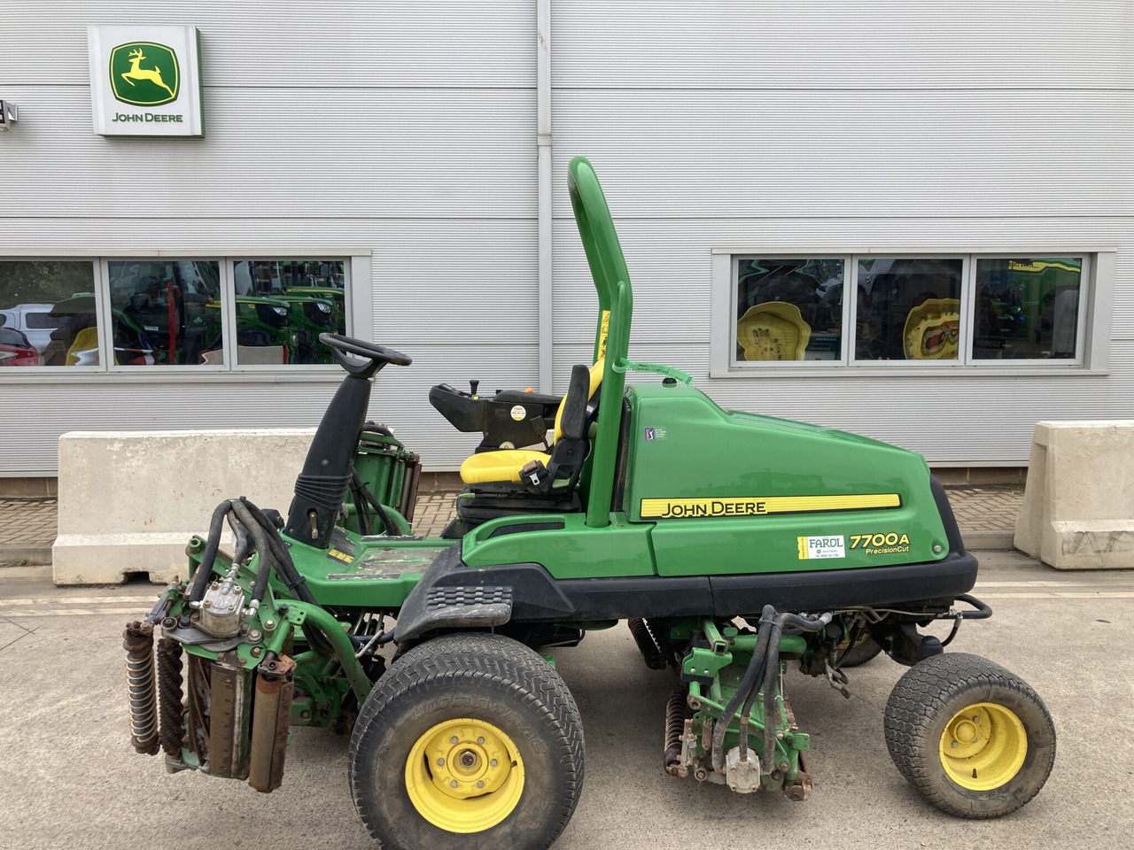 John Deere 7700A Fairway Mower - جزازة أعشاب الحدائق: صورة 2 John Deere 7700A Fairway Mower - جزازة أعشاب الحدائق: صورة 2