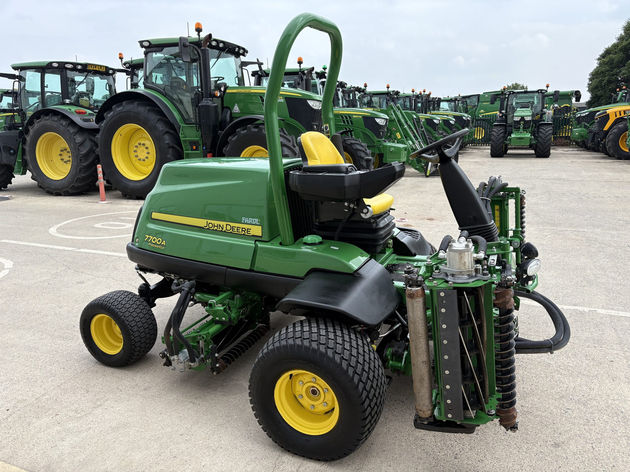 John Deere 7700A Fairway Mower - جزازة أعشاب الحدائق: صورة 3 John Deere 7700A Fairway Mower - جزازة أعشاب الحدائق: صورة 3