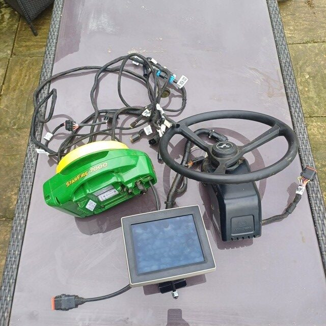 John Deere SF7000, 4240 screen + ATU300 wheel - نظام ملاحة - الآلات الزراعية: صورة 2 John Deere SF7000, 4240 screen + ATU300 wheel - نظام ملاحة - الآلات الزراعية: صورة 2