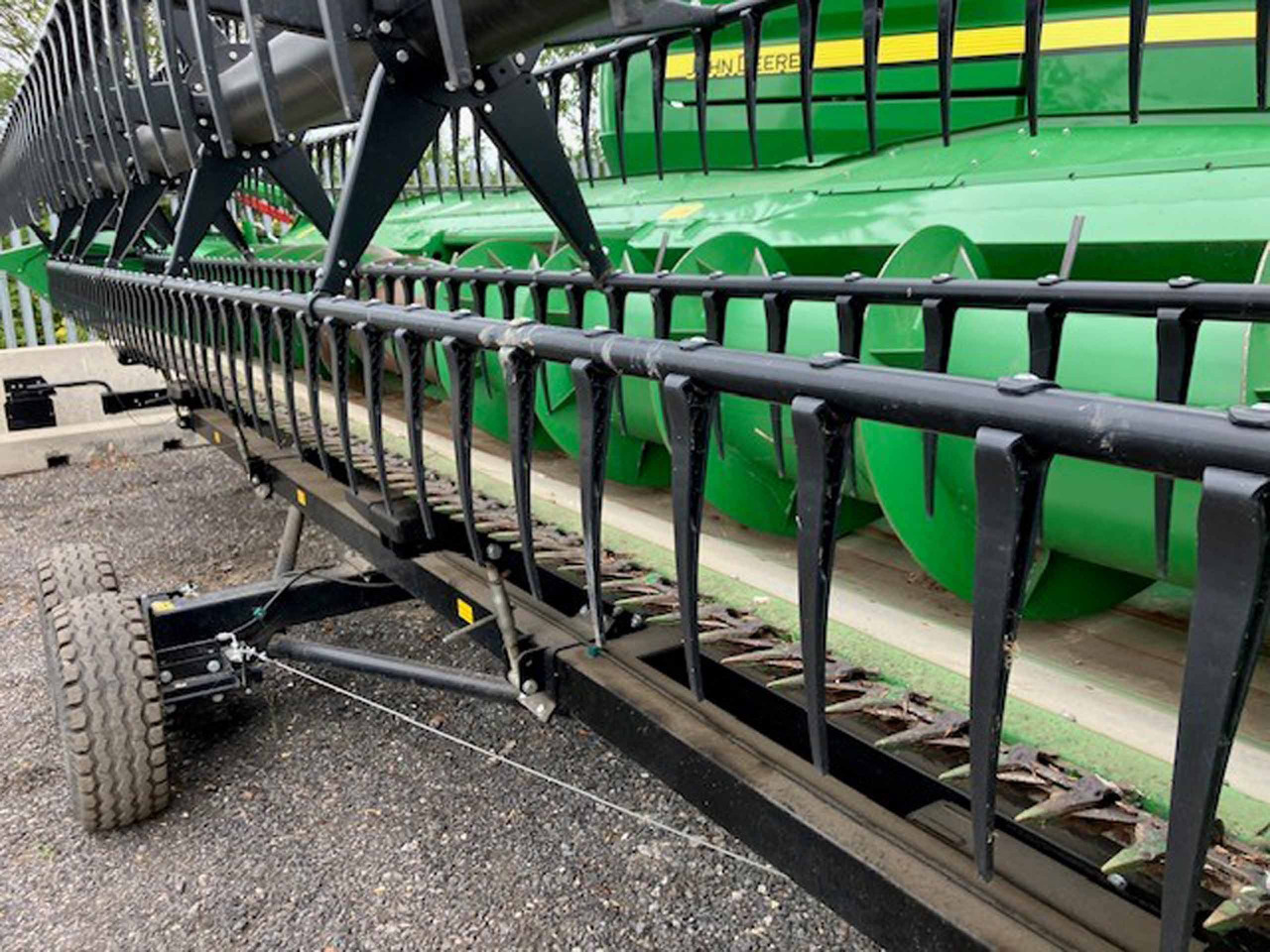 John Deere T560i HillMaster - حصادة موحَّدة: صورة 3 John Deere T560i HillMaster - حصادة موحَّدة: صورة 3