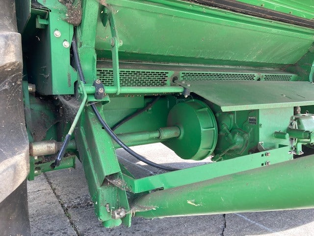 حصادة موحَّدة John Deere T670: صورة 14