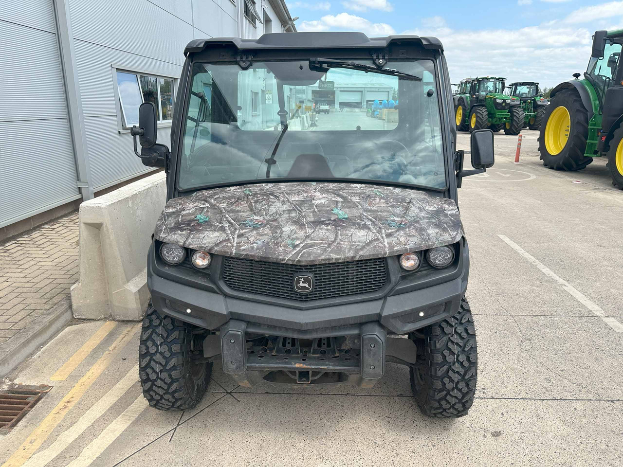 مركبة لجميع التضاريس John Deere XUV865M: صورة 9