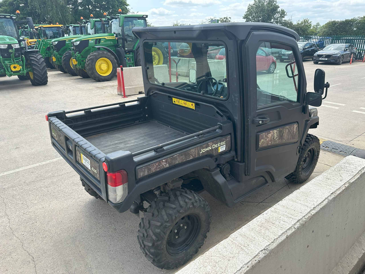 مركبة لجميع التضاريس John Deere XUV865M: صورة 6