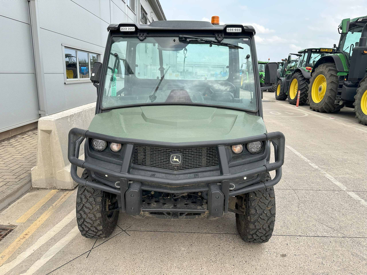 مركبة لجميع التضاريس John Deere XUV865M: صورة 9