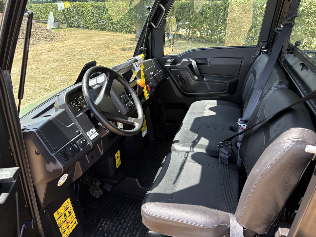 John Deere XUV875M Gator - مركبة لجميع التضاريس: صورة 4 John Deere XUV875M Gator - مركبة لجميع التضاريس: صورة 4