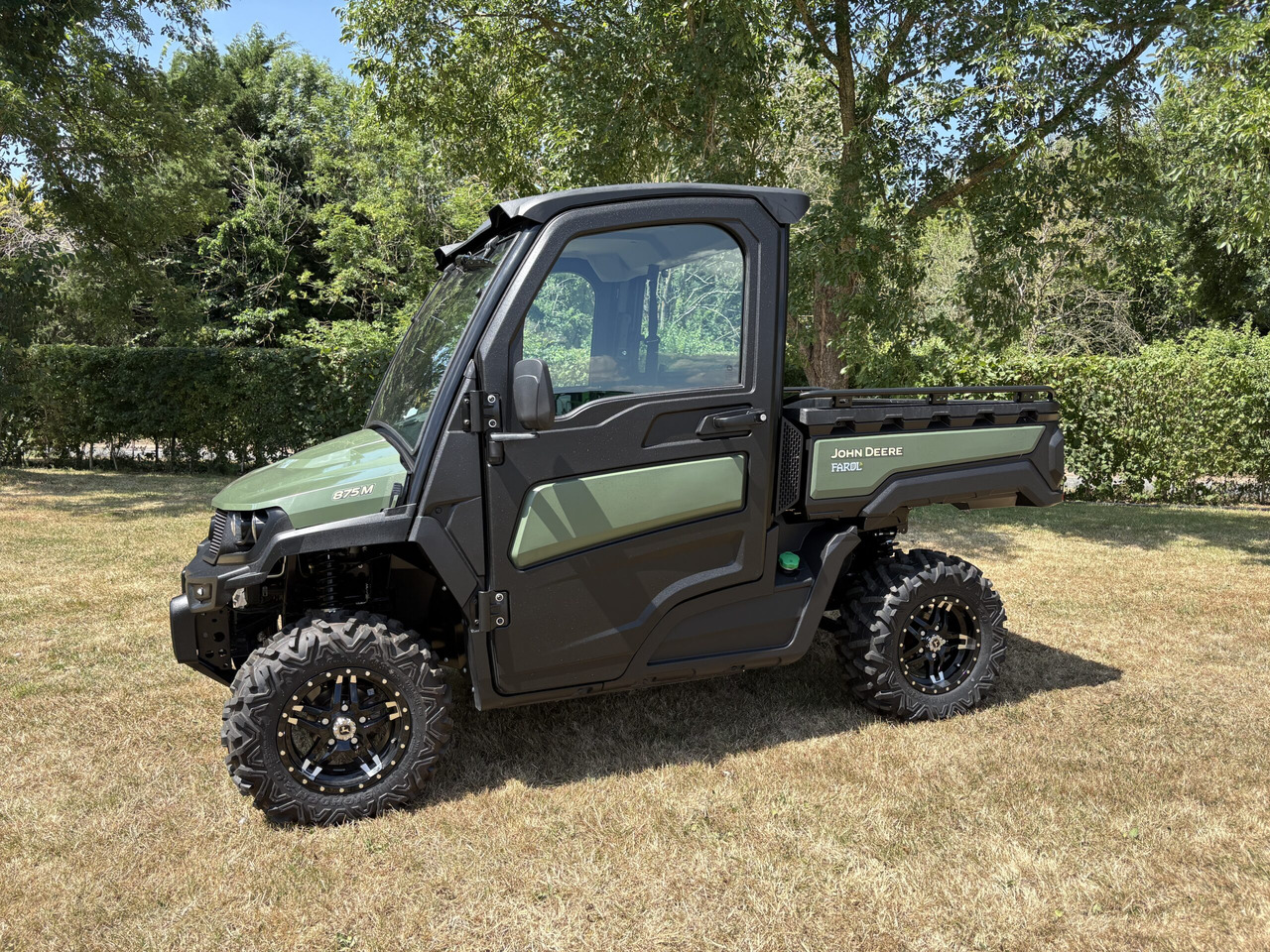 John Deere XUV875M Gator - مركبة لجميع التضاريس: صورة 1 John Deere XUV875M Gator - مركبة لجميع التضاريس: صورة 1