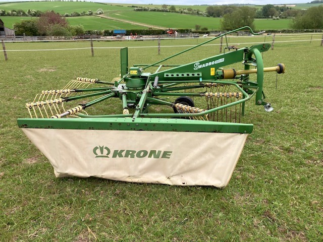 Krone Swadro 421/11 - آلة تيبيس العشب/ آلة جمع العشب: صورة 4 Krone Swadro 421/11 - آلة تيبيس العشب/ آلة جمع العشب: صورة 4