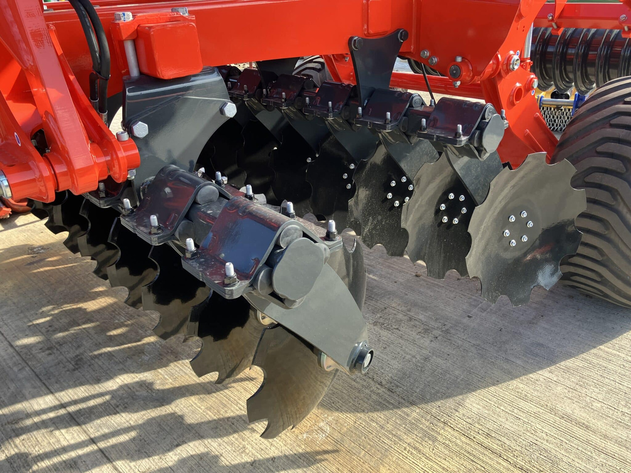 Kuhn Optimer L6000 - معدات حرث التربة: صورة 2 Kuhn Optimer L6000 - معدات حرث التربة: صورة 2