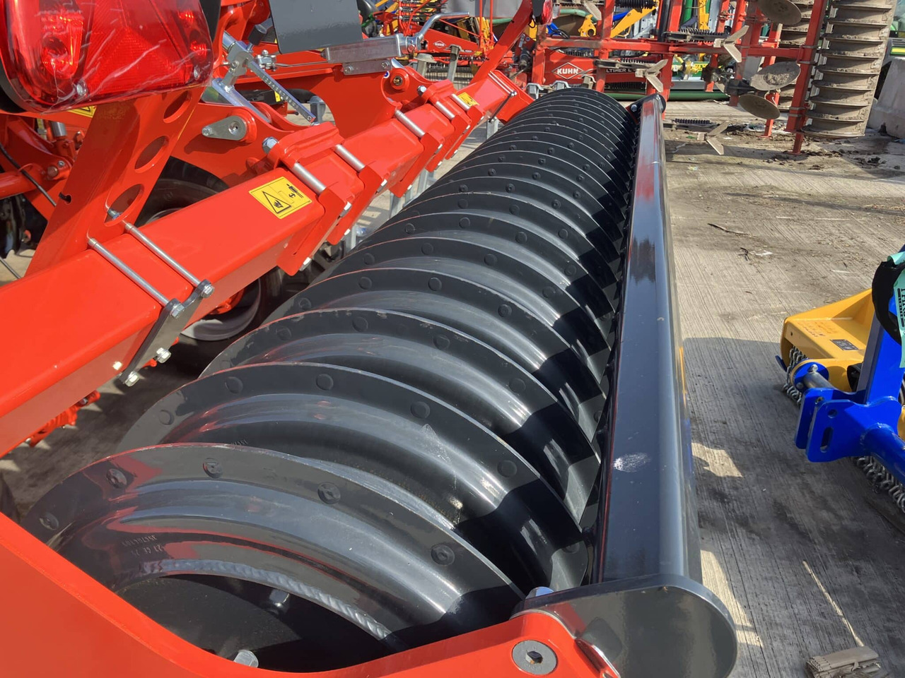 Kuhn Optimer L6000 - معدات حرث التربة: صورة 4 Kuhn Optimer L6000 - معدات حرث التربة: صورة 4