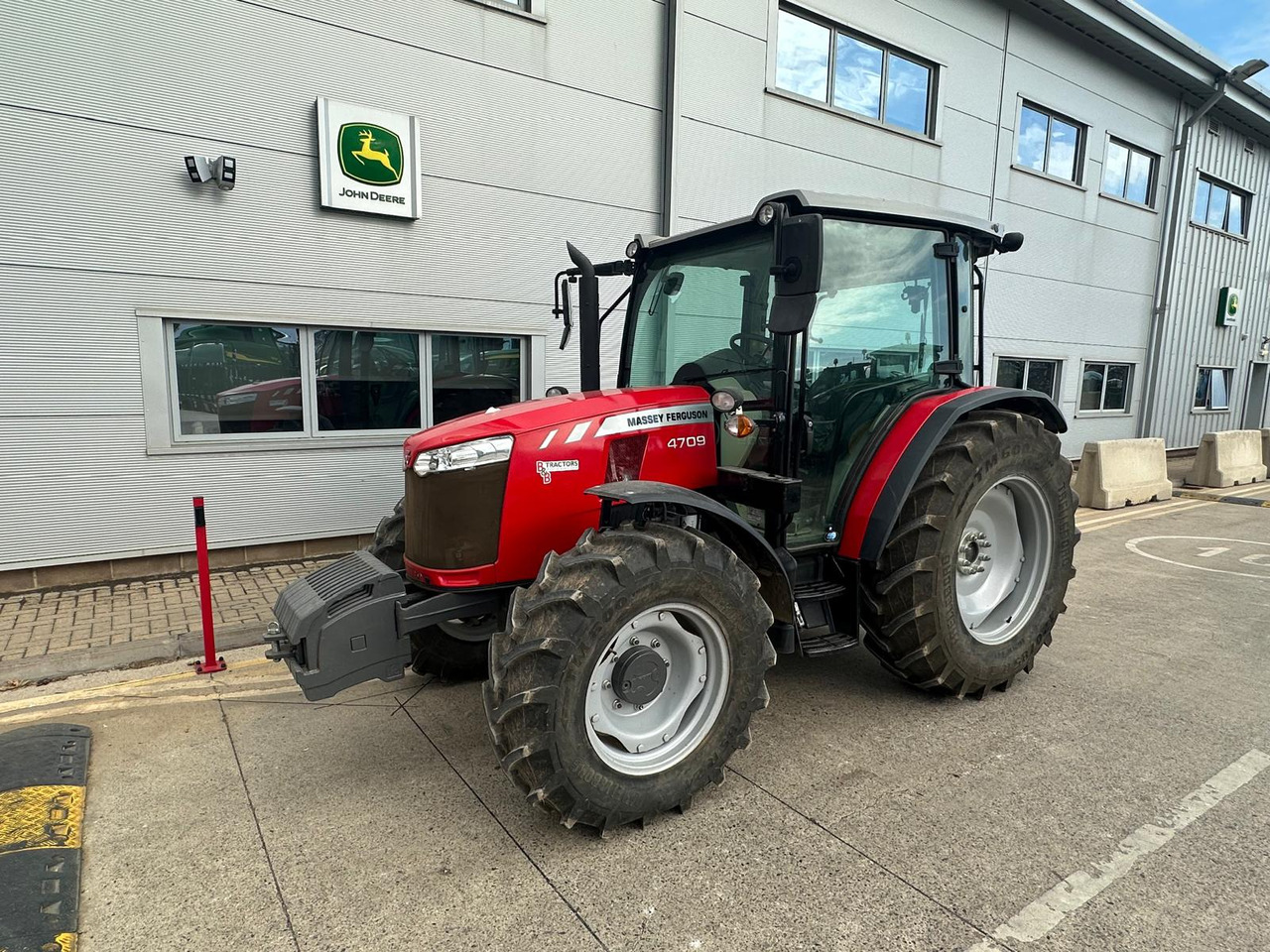 Massey Ferguson 4709 - جرار: صورة 1 Massey Ferguson 4709 - جرار: صورة 1