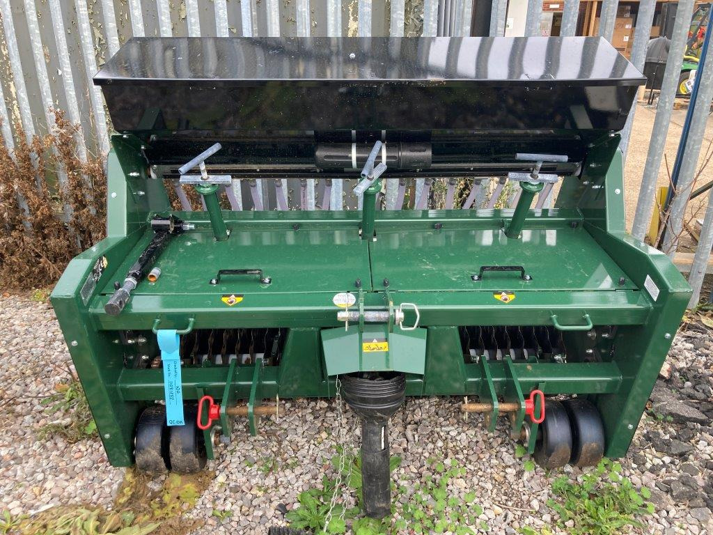 Turfco TriWave™ 60 Overseeder - معدات البذار: صورة 1 Turfco TriWave™ 60 Overseeder - معدات البذار: صورة 1