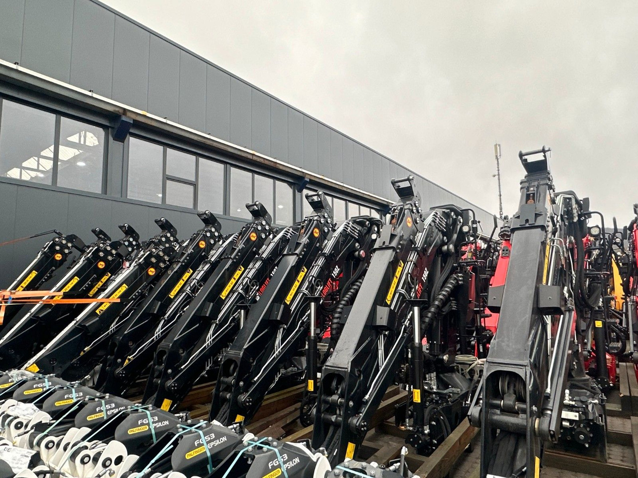 Hiab LogLift 165 Z - شاحنة قطع الأشجار, شاحنة كرين: صورة 2 Hiab LogLift 165 Z - شاحنة قطع الأشجار, شاحنة كرين: صورة 2