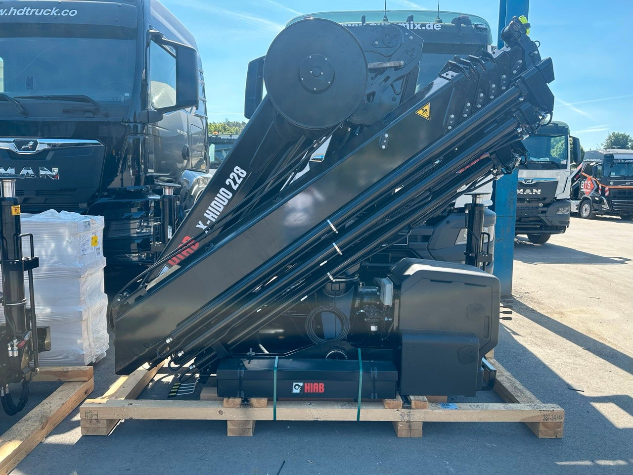 Kran Hiab X Hiduo 228-6 - شاحنة كرين: صورة 1 Kran Hiab X Hiduo 228-6 - شاحنة كرين: صورة 1