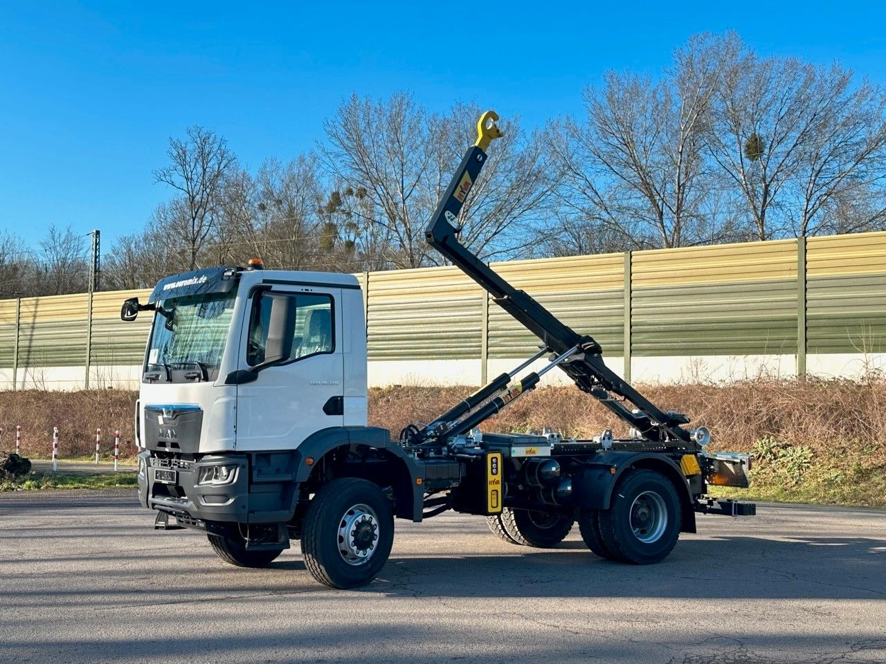 MAN TGM 18.320 4x4 Euro 6e Hyva 12-45 - شاحنة ذات خطاف, شاحنة كرين: صورة 2 MAN TGM 18.320 4x4 Euro 6e Hyva 12-45 - شاحنة ذات خطاف, شاحنة كرين: صورة 2