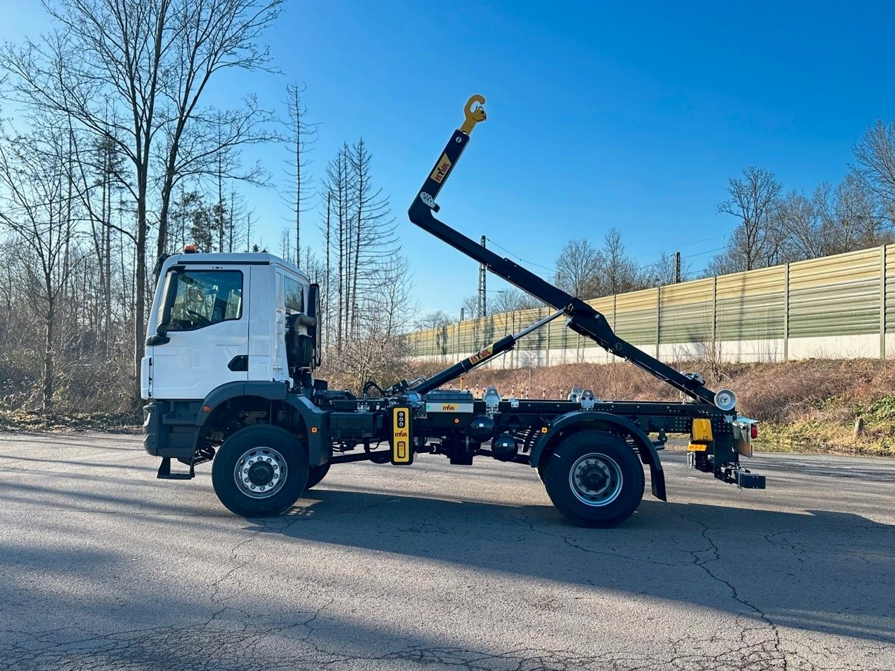 MAN TGM 18.320 4x4 Euro 6e Hyva 12-45 - شاحنة ذات خطاف, شاحنة كرين: صورة 3 MAN TGM 18.320 4x4 Euro 6e Hyva 12-45 - شاحنة ذات خطاف, شاحنة كرين: صورة 3