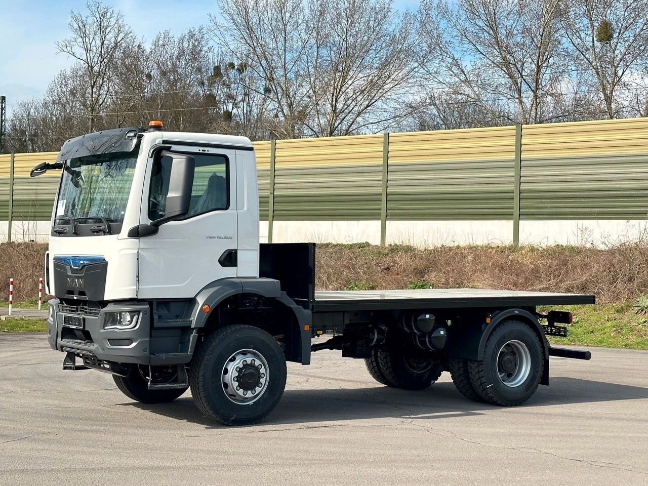 MAN TGM 18.320 4x4 Euro 6e Plato - شاحنات مسطحة: صورة 2 MAN TGM 18.320 4x4 Euro 6e Plato - شاحنات مسطحة: صورة 2