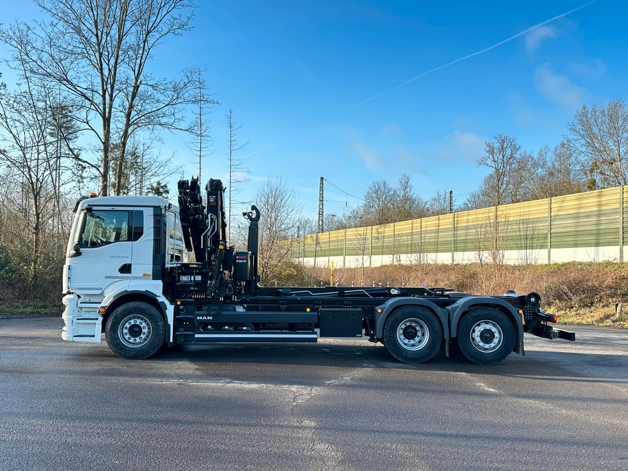 MAN TGS 26.470 6x2 Abrollkipper + Kran Hiab 138-3 - شاحنة ذات خطاف, شاحنة كرين: صورة 3 MAN TGS 26.470 6x2 Abrollkipper + Kran Hiab 138-3 - شاحنة ذات خطاف, شاحنة كرين: صورة 3