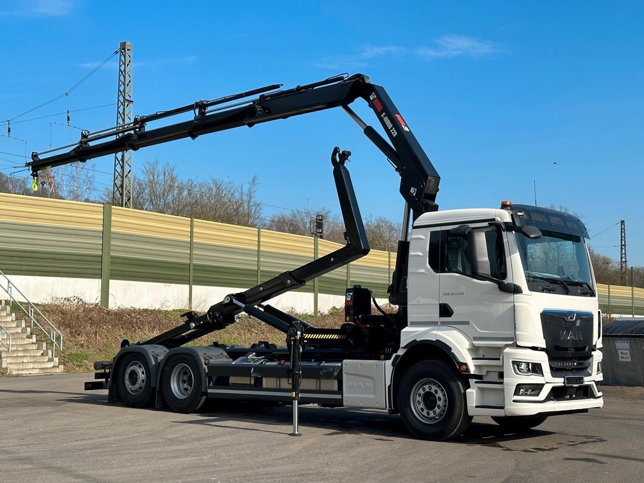 MAN TGS 26.470 6x2 Abrollkipper + Kran Hiab 228-4 - شاحنة ذات خطاف, شاحنة كرين: صورة 3 MAN TGS 26.470 6x2 Abrollkipper + Kran Hiab 228-4 - شاحنة ذات خطاف, شاحنة كرين: صورة 3