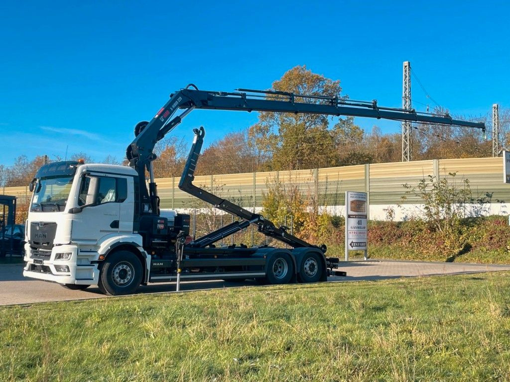 MAN TGS 26.470 6x2 Abrollkipper + Kran Hiab 228-6 - شاحنة ذات خطاف, شاحنة كرين: صورة 2 MAN TGS 26.470 6x2 Abrollkipper + Kran Hiab 228-6 - شاحنة ذات خطاف, شاحنة كرين: صورة 2
