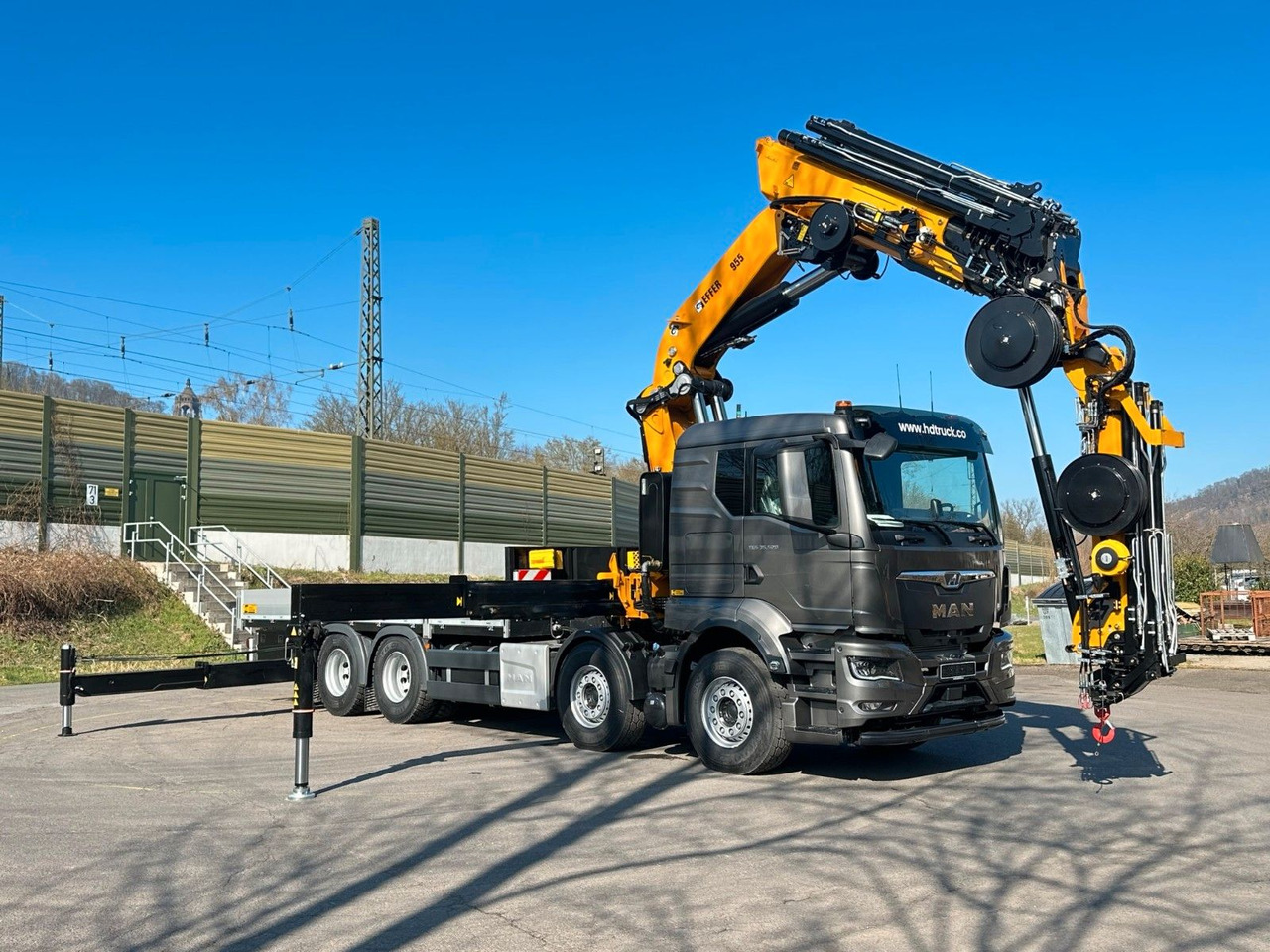 MAN TGS 35.520 8X4 TG 3 EFFER 955-8s +Jib 6sAUTOKRAN - شاحنات مسطحة, شاحنة كرين: صورة 2 MAN TGS 35.520 8X4 TG 3 EFFER 955-8s +Jib 6sAUTOKRAN - شاحنات مسطحة, شاحنة كرين: صورة 2
